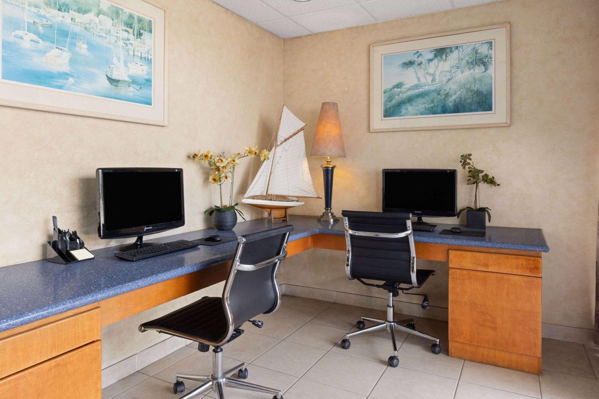 Travelodge By Wyndham Monterey Bay Exteriér fotografie