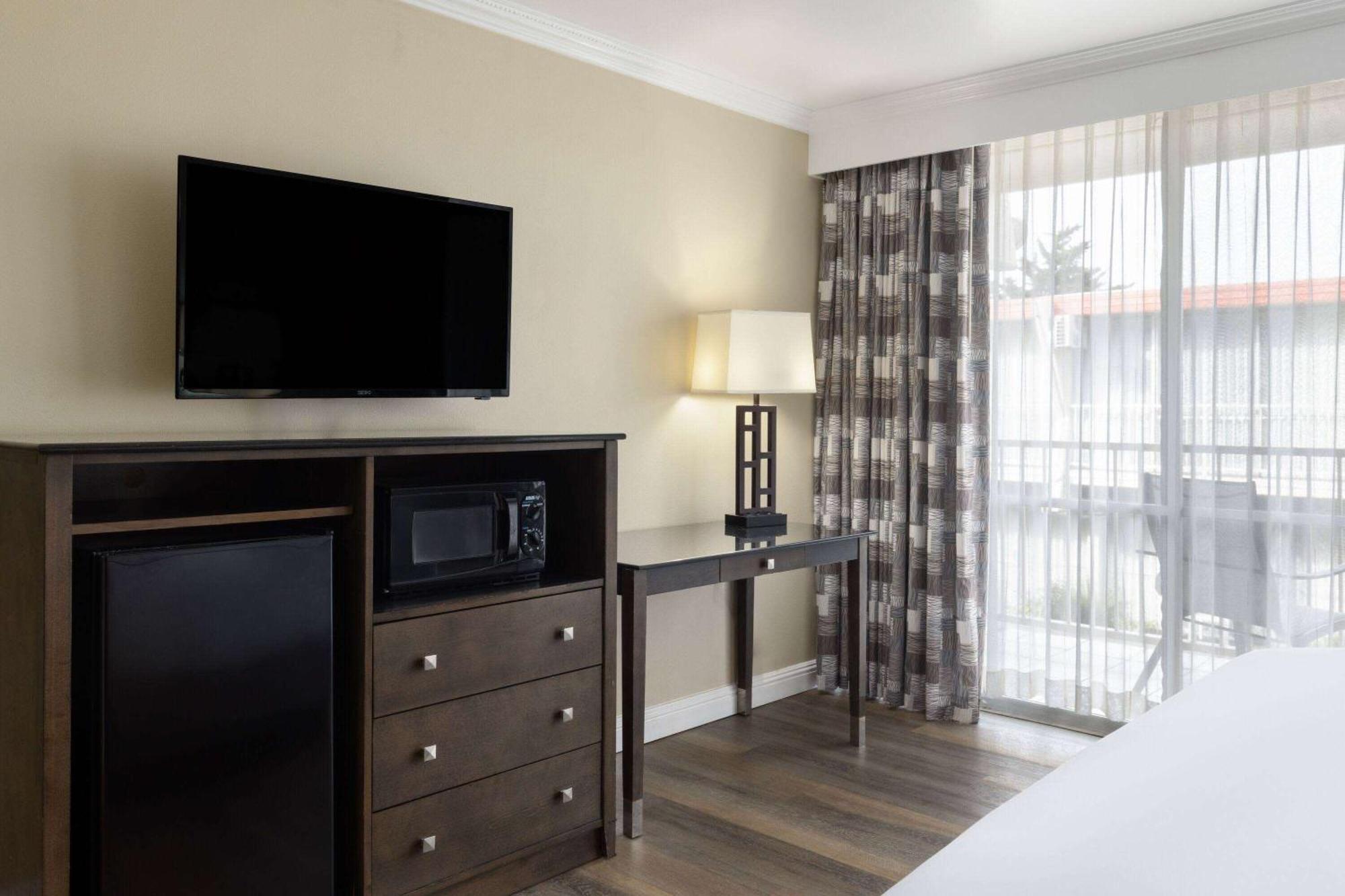 Travelodge By Wyndham Monterey Bay Exteriér fotografie