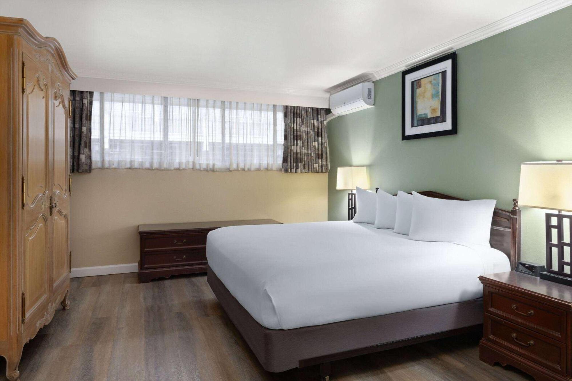Travelodge By Wyndham Monterey Bay Exteriér fotografie
