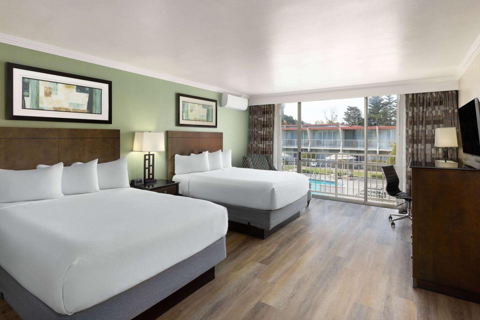 Travelodge By Wyndham Monterey Bay Exteriér fotografie