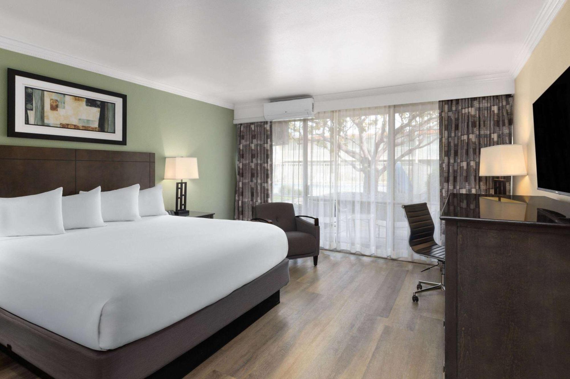 Travelodge By Wyndham Monterey Bay Exteriér fotografie